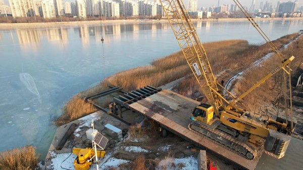 车站北路跨海河桥雷火电竞工程开足马力加紧施工(图2)